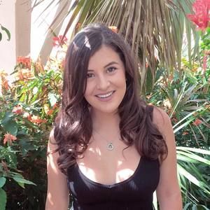 Meet your Posher, Raquel